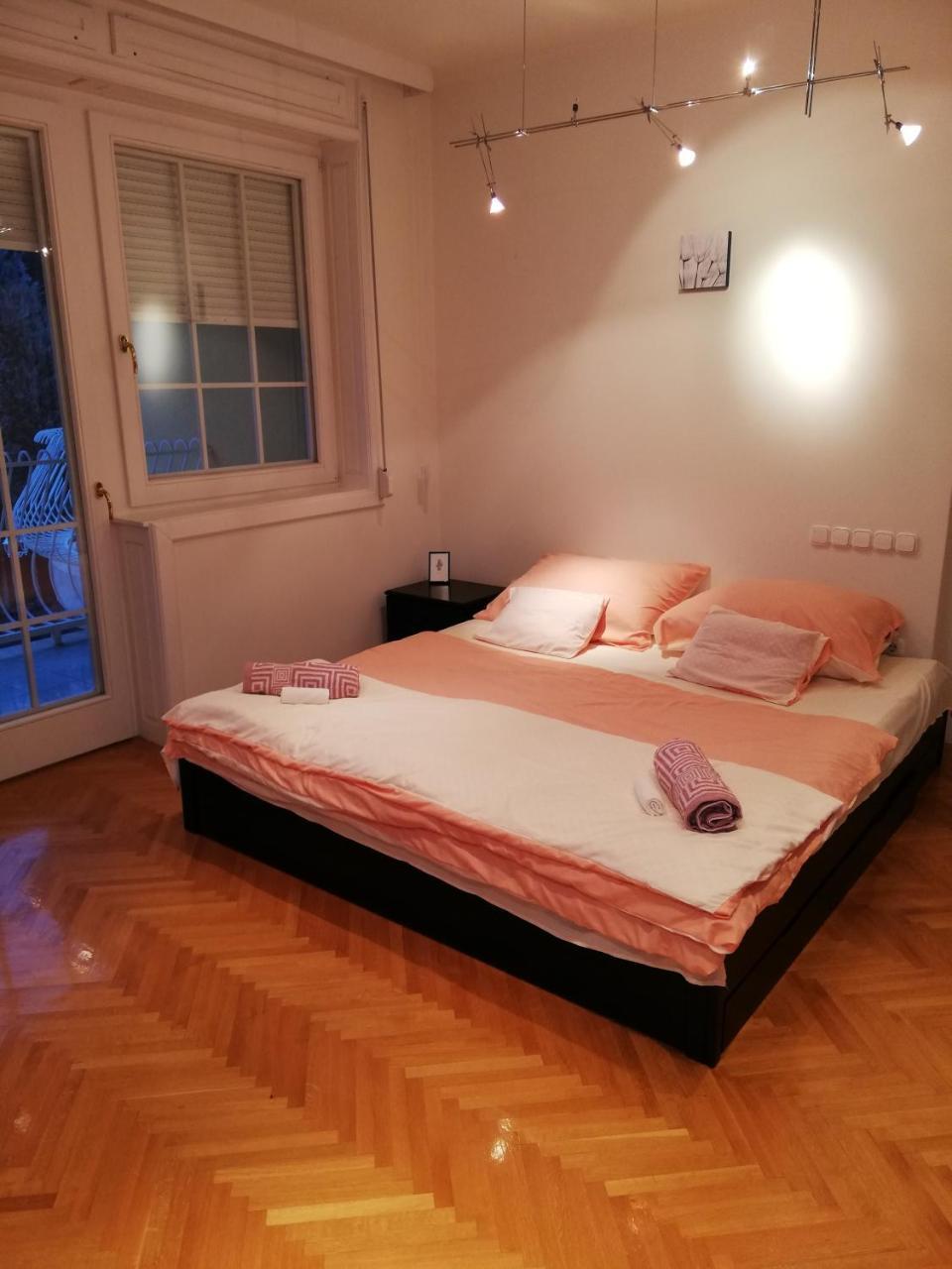 Bed and Breakfast Pero Panzio à Debrecen Extérieur photo
