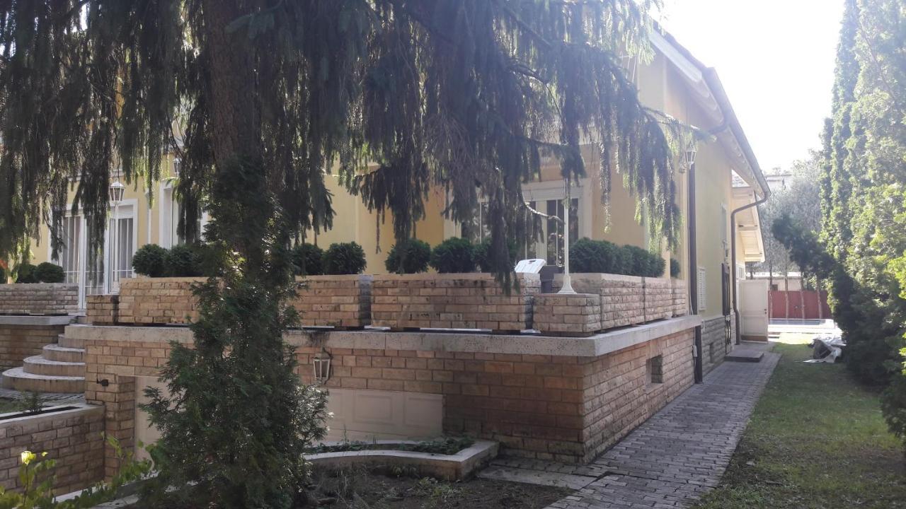 Bed and Breakfast Pero Panzio à Debrecen Extérieur photo